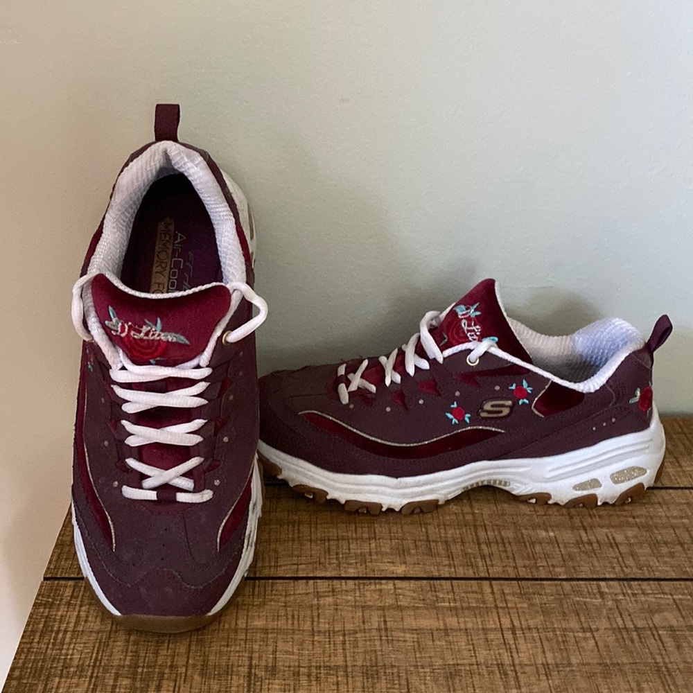Sketchers Plum walking shoe